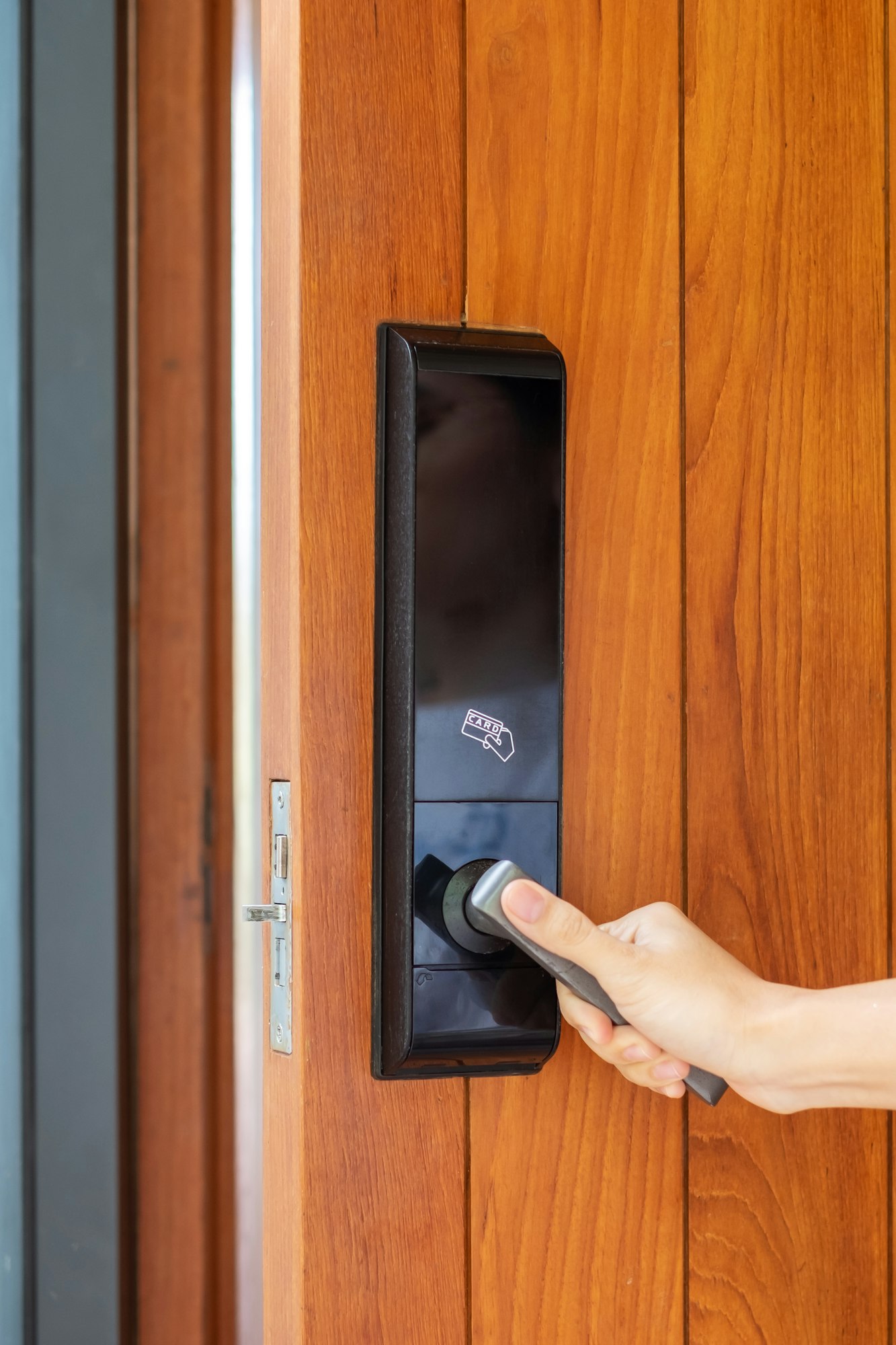 holding handle of smart digital door lock